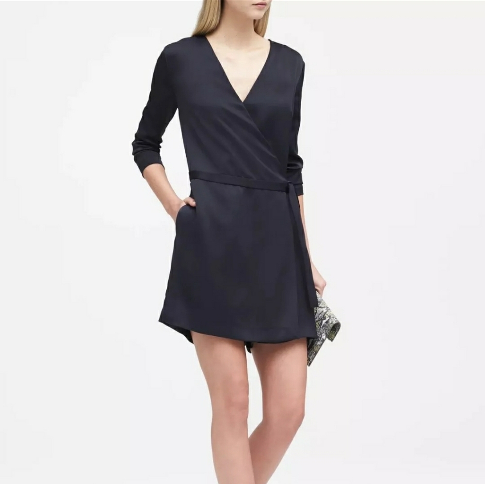 Banana Republic Wrap Front Skort romper Navy Long Sleeve size 6